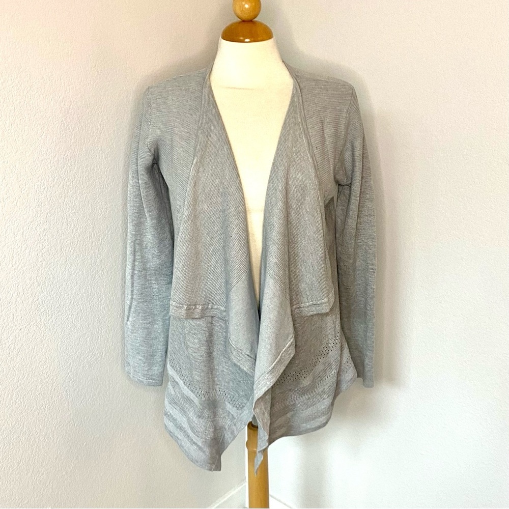 Preowned Neiman Marcus gray sweater size large